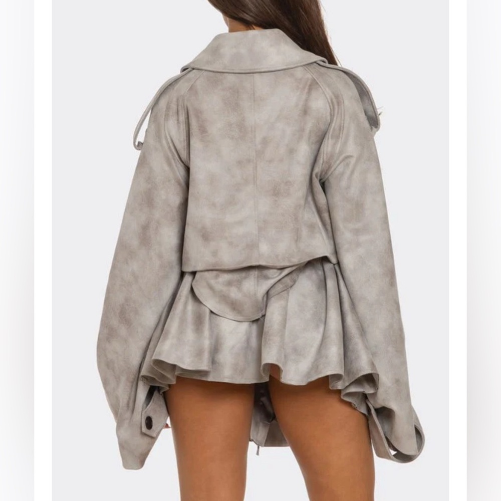 Women's Gray faux leather two piece set - Picture 3 of 6